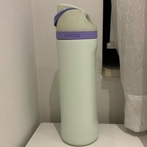 Mint Owala 24oz